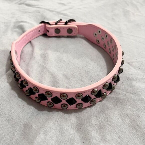 PINK BLACK STUDDED DOG COLLAR LEATHER W BITE RESISTANT RIVETS ADJUSTABLE BUCKLE - Picture 3 of 8